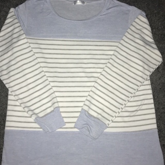 Tops - Women’s long sleeve shirt